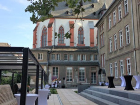 vhs-Klostergarten.jpg